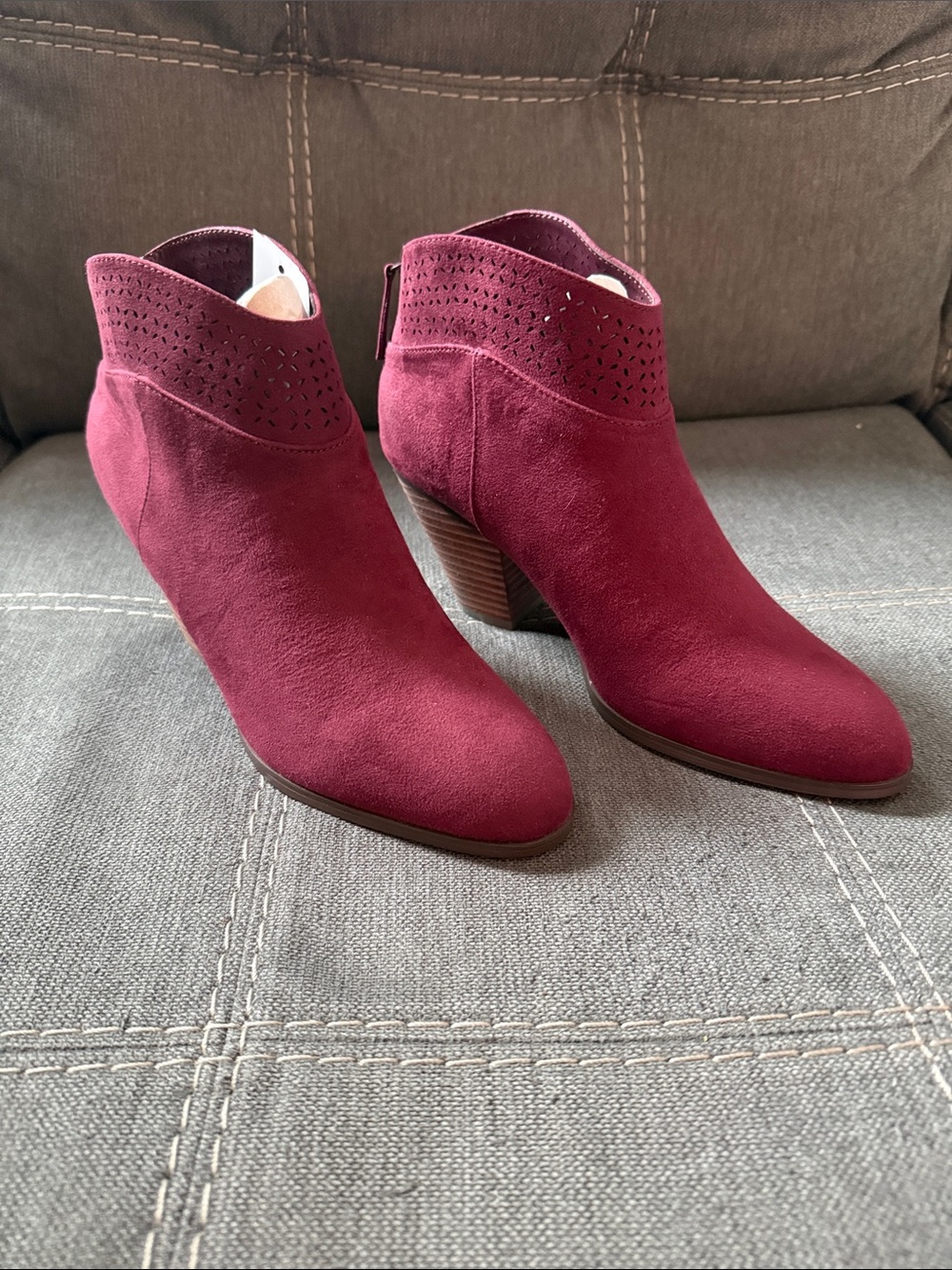 NEW Violet & Red Jackson Lazer Cut Topline Ankle Bootie Burgundy Women's 7 Y2K - Picture 3 of 8